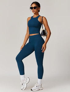 Ensemble de yoga léger et respirant pour femmes, 2 pièces, en spandex/nylon, vêtements de sport, taille élastique, séchage rapide, fabriqué au Pakistan - Product Image 3