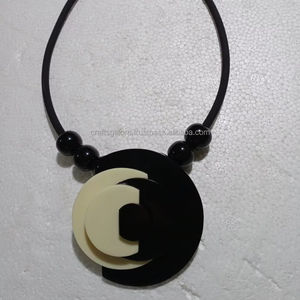 Collar con colgante artesanal personalizable único, artesanía de resina de cuerno hecha a mano para amor, trabajo, regalos religiosos de Anime - Product Image 1