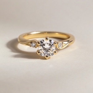 5.5mm rond coupe blanc CZ trois pierres bague de fiançailles avec des accents ronds latéraux bande d'or mariée mariage anniversaire femmes bijoux - Product Image 1