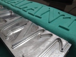 โลโก้ที่กําหนดเองสูงสไตล์ฮิปฮอปผ้าฝ้ายผสมขนแกะเรียงรายเสื้อสเวตเตอร์มีลายนูนเสื้อฮู้ด - Product Image 4