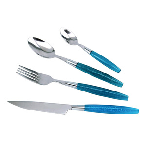 Juego de cubiertos con mango de resina azul fabricado en la India, último diseño, cubiertos de Metal, cuchara, tenedor, cuchillo, acabado plateado para uso en restaurante - Product Image 1