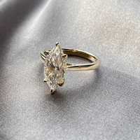 Vente en gros d'usine personnalisée 10K 14K 18K véritable or massif Au750 Moissanite ovale coupe Solitaire bague de fiançailles en or jaune massif