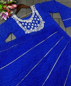 FANCY GEORGETTE BORDADO CODIFICACIÓN TRABAJO CON IMPRESIÓN DIGITAL LEHENGA CON DUPATTA FESTIVE WEAR PRECIO AL POR MAYOR ROPA ÉTNICA - Product Image 3