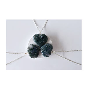 Bonne qualité Meilleure vente Belle et intemporelle pièce de bijoux Agate mousse pendentifs en forme de coeur avec chaîne au prix le plus bas - Product Image 1