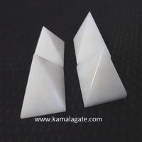 Figurine Feng Shui en Agate Blanche Naturelle, Petite Pierre Semi-Précieuse Faite à la Main, Pyramide Décorative Portable pour la Maison et la Guérison