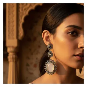 Boucles d'oreilles pendantes en argent oxydé avec pierre de lune pour femmes - Product Image 3