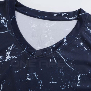 Vêtements de sport d'extérieur personnalisés de haute qualité en polyester 100% - Uniformes de basketball au design optimal - Product Image 4