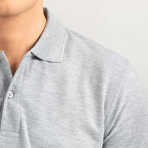 Polos OEM para hombre de alta calidad hechos a medida con mangas cortas, colores personalizados, tamaños, impresiones de logotipo al por mayor para el verano - Product Image 2