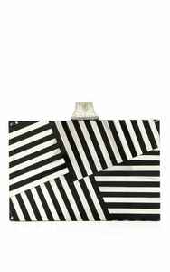 Sac à main en résine époxy fabriqué à la main pochette basse quantité minimale de commande pochette en résine faite à la main de qualité supérieure pour les femmes filles et utilisation nuptiale pochette fête - Product Image 4