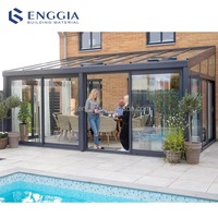 Véranda triangulaire moderne en aluminium sur mesure pour jardin, avec isolation en verre double trempé, pour usage extérieur hôtelier
