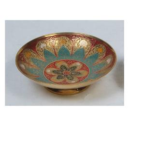 Bol décoratif de table en métal au design moderne, style unique, pour servir des fruits, des en-cas, des dattes, des fruits secs, forme arrondie - Product Image 2