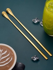 Cuillère de bar en métal pour le mélange de cocktails conçue pour les barmans professionnels pour remuer les boissons en douceur et efficacement - Product Image 4