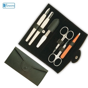 Kit d'outils professionnels pour le soin des ongles, étui en cuir synthétique comprenant 6 articles, sac portable, style classique - Product Image 1