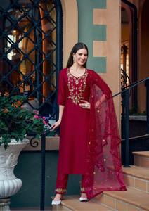 Par de pantalones Kurti de seda Vichitra de tendencia moderna, trabajo hecho a mano pesado con Dupatta, secuencia pesada y trabajo de bordado, proveedor indio - Product Image 5