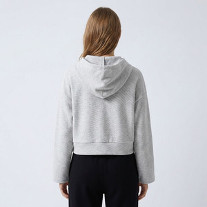 Sweat-shirt à capuche court avec poche kangourou 100% coton Taille unique convient à toutes les tailles 38-46 - Product Image 3