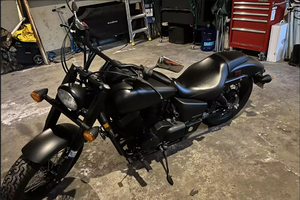 PRÊT À ROULER 2025 – Moto Cruiser Honda Shadow 700 à vendre - Product Image 3