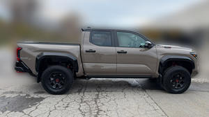 TOYOTA TACOMA TRD PRO 2.4P AT MY 2025 USADO LIMPIO (LHD) - Product Image 2