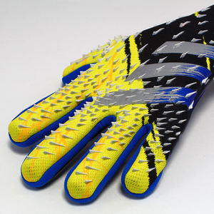 Gants de gardien de but avec épines de doigts Gants de gardien de but de football pour jeunes Gants de gardien de but professionnels en PU pour le football - Product Image 5