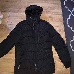 Doudounes noires à manches longues pour hommes, imprimées et personnalisées, de haute qualité, vente en gros - Product Image 1