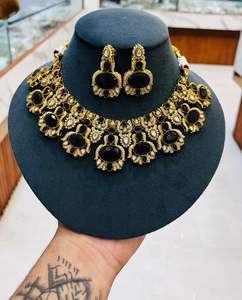 Ensemble de collier Moissanite Kundan de qualité supérieure avec pierre hydro pour les femmes parfait pour le mariage, ensemble de collier de luxe pour les fêtes - Product Image 5