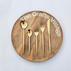 Ensemble de couverts en laiton doré, design simple pour une table de salle à manger rustique et traditionnelle, idéal pour un usage quotidien et les fêtes - Product Image 1