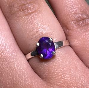แหวนพลอยอเมทิสต์ตัดวงรีอเมทิสต์ธรรมชาติเครื่องประดับเงินสเตอร์ลิงพร้อมเพชรสำหรับงานแต่งงาน - Product Image 1