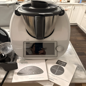 เครื่องเตรียมอาหาร Thermomixs TM5/6 รุ่นใหม่แกะกล่อง พร้อมหน้าจอสัมผัสและโถผสมเสริม - Product Image 5