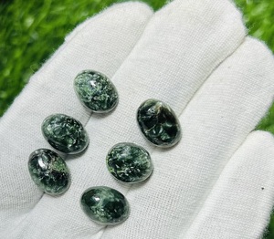 พลอยสังเคราะห์สีเขียวธรรมชาติขนาด5มม.-15มม. ได้รับการรับรองจากบุคคลภายนอกสำหรับเครื่องประดับ - Product Image 4