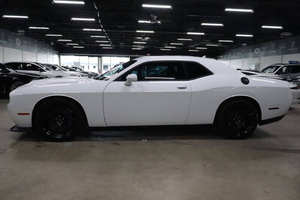 Dodge Challenger 2023 d'occasion en excellent état - Product Image 2