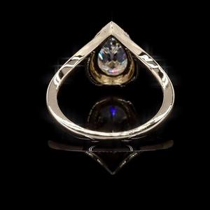 แหวนหมั้นเพชรขนาด1.91กะรัตสำหรับปลูกในห้องปฏิบัติการรูปทรงลูกแพร์ชัดเจน VVS-VS สีเหลืองทอง14K เครื่องประดับที่ได้รับการรับรองจริยธรรม - Product Image 5