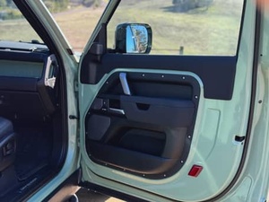 LAND ROVER DEFENDER 90 2023 USADO, EDICIÓN 75 ANIVERSARIO, Volante a la Izquierda/Derecha - Product Image 4