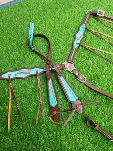 Ensemble de collier de poitrine de bride de cheval équestre occidental en cuir de vache avec strass Headstall avec logo personnalisé course équitation exporté Inde - Product Image 5