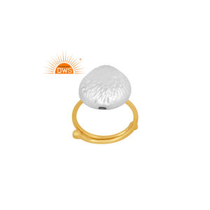 Último diseño hecho a mano, anillo abstracto chapado en oro, joyería fina Demi para mujer, regalo para su delicada colección - Product Image 1