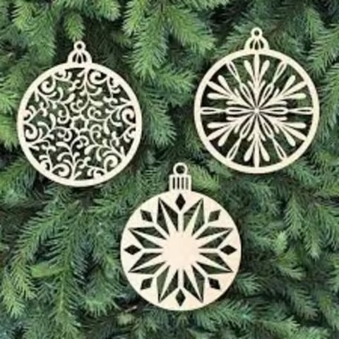 Artisan Wooden Christmas Hanging Ornaments Rustic Tree Decoration for Festive Spirit