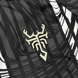 Camisetas de fútbol de poliéster 100% retro personalizadas Camiseta de fútbol clásica vintage lisa con corte automatizado Servicio OEM para hombres - Product Image 3