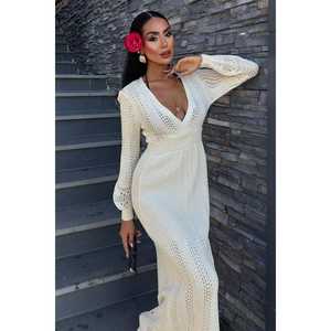 Vestido de punto transpirable con cuello pronunciado 2856 con cintura natural - Product Image 4