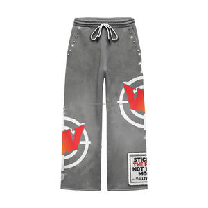 Pantalon de survêtement en molleton de coton premium 360 GSM, tissu brossé doux, couleur verte, impression par sublimation, patch brodé de strass - Product Image 3