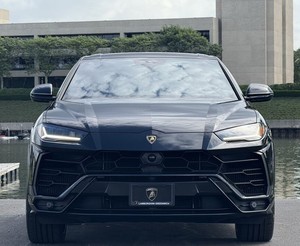 2022สีดำคม Lamborghini Buru Urus AWD ใช้กับเบาะหนังที่อุ่นด้วยล้ออัลลอยด์ซันรูฟ - Product Image 1
