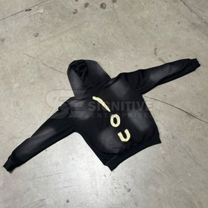 Survêtement pour homme avec un design déchiré élégant pour un usage décontracté et un ajustement confortable Survêtement pour homme déchiré - Product Image 5