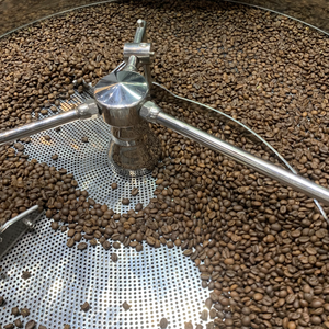 Mélange de grains de café biologique de haute qualité 80% Robusta 20% Arabica torréfié au Vietnam de marque privée pour les grossistes - Product Image 2