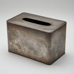 Boîte à mouchoirs en métal artisanale de luxe - Design multifonctionnel pour les maisons, hôtels et bureaux haut de gamme, durable et personnalisable - Product Image 2