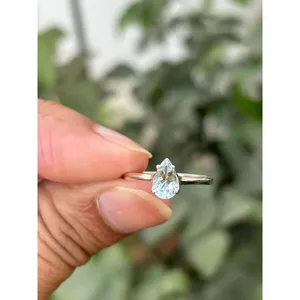 Bague de mariage classique en argent sterling 925 plaqué rhodium avec aquamarine naturelle taille poire, sertie à griffes, 0,85 carat, faite à la main - Product Image 1
