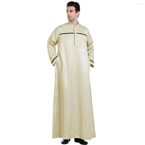 Jubba coupe décontractée à la vente en gros, lâche et confortable thobes islamiques pour hommes en vrac, designs modernes élégants, tissu respirant. - Product Image 6
