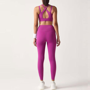 ชุดโยคะสีม่วงสำหรับผู้หญิง เลกกิ้งเอวสูง เสื้อครอป 2 ชิ้น ชุดกีฬาไร้รอยต่อ ยืดได้สี่ทิศทาง - Product Image 2