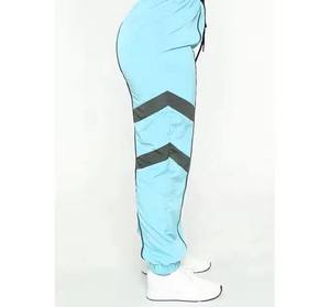 Juego de cortavientos personalizado de alta durabilidad de calidad superior disponible en tarifa al por mayor totalmente personalizado transpirable y ajustable - Product Image 5