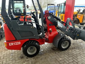 Bomba Hidráulica de 2 Toneladas de Capacidad Nominal para Cargador de Dirección Deslizante ER1120 con Motor Kubota 26 - Product Image 2