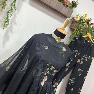 Étnico Anarkali 3 piezas traje de alta calidad para niñas en la India a bajo precio al por mayor Kurti conjuntos tradicional India desgaste mejor calidad - Product Image 5