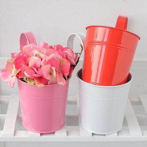 Pot de fleurs suspendu en métal multicolore et en fer pour la décoration de la maison, du jardin et du balcon. - Product Image 1