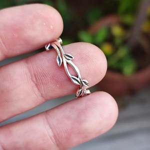Navya <b>Craft</b> 925 Sterling Silver Handmade Women's Leaf <b>Ring</b> Band Boho Jewelry for Christmas Anniversary Valentine's Day Gift - Product Image 5