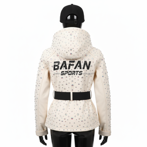 Veste Softshell de luxe pour femmes, tissu 320GSM, blanc crème, panneaux latéraux, strass, logo personnalisé par transfert thermique, veste Softshell pour femmes - Product Image 2